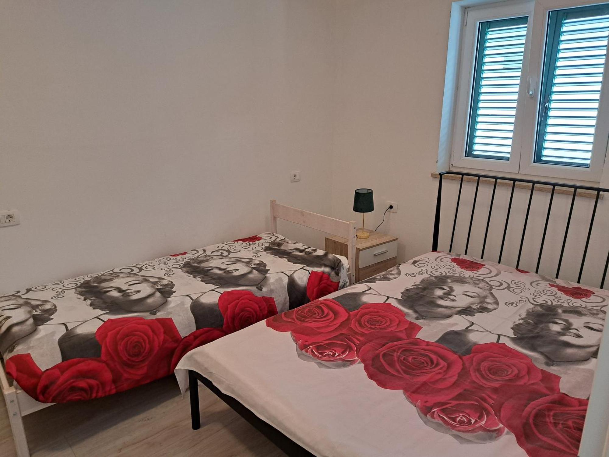 Apartmaji סטרוניאן מראה חיצוני תמונה