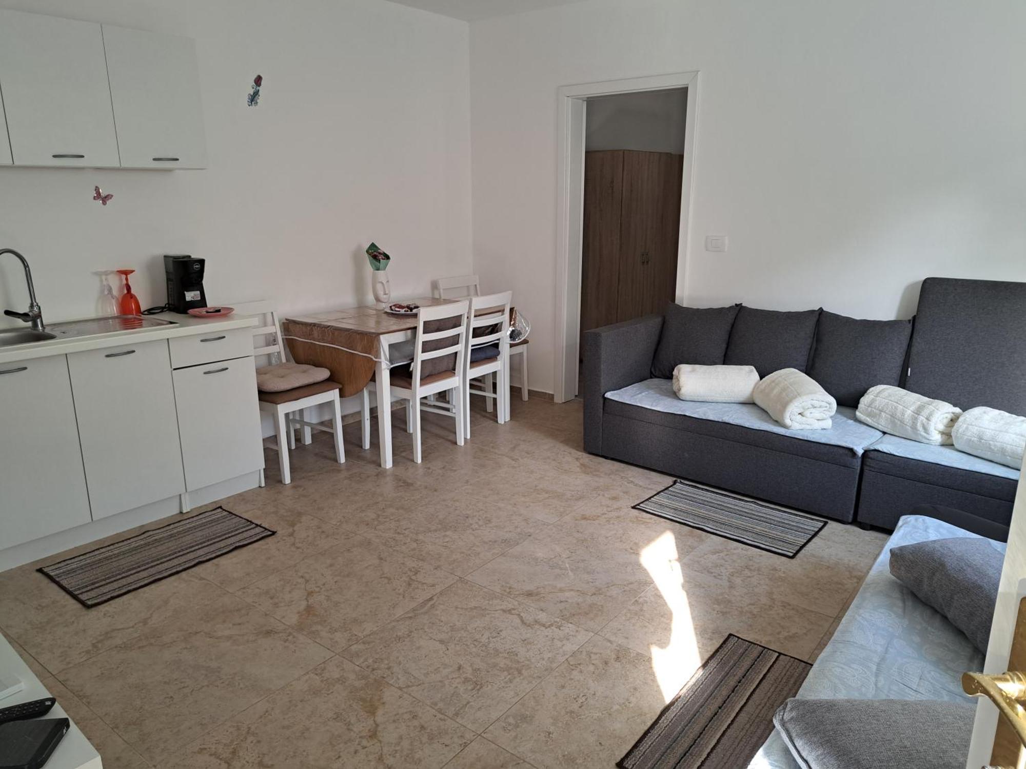 Apartmaji סטרוניאן מראה חיצוני תמונה